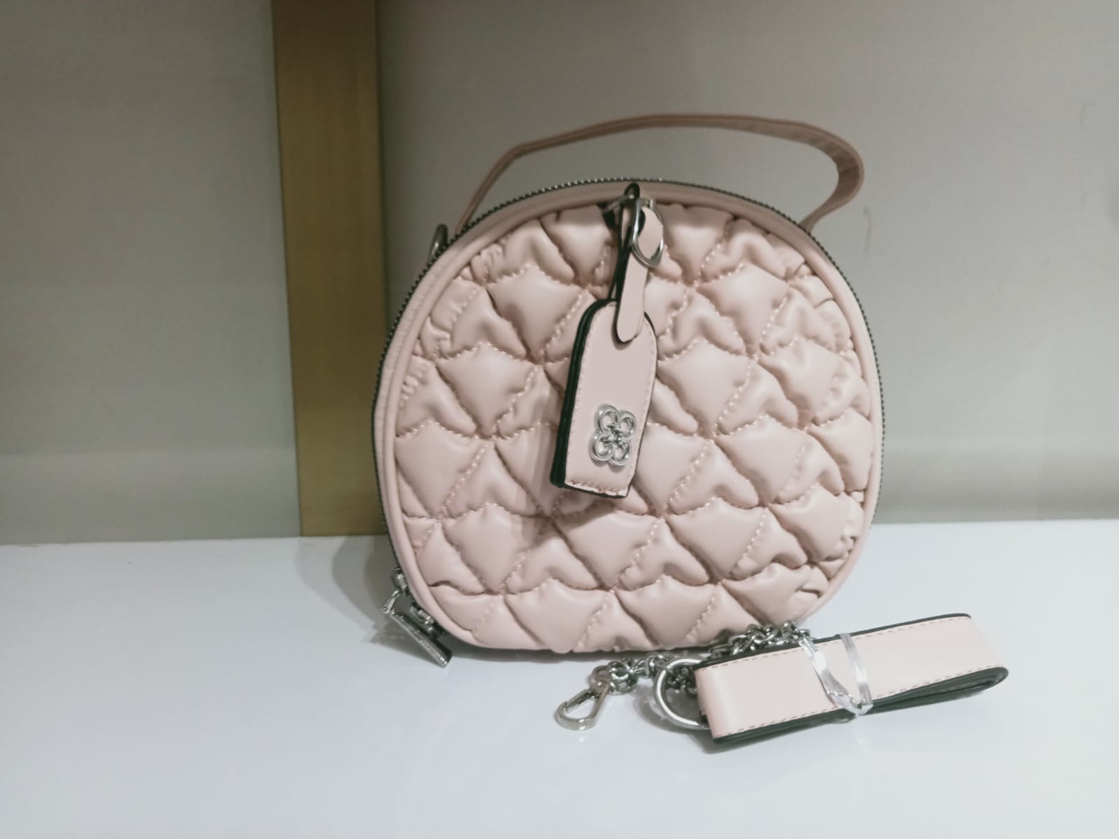 Luxury Round Quilted Handbag – Elegant Shoulder & Crossbody Bag