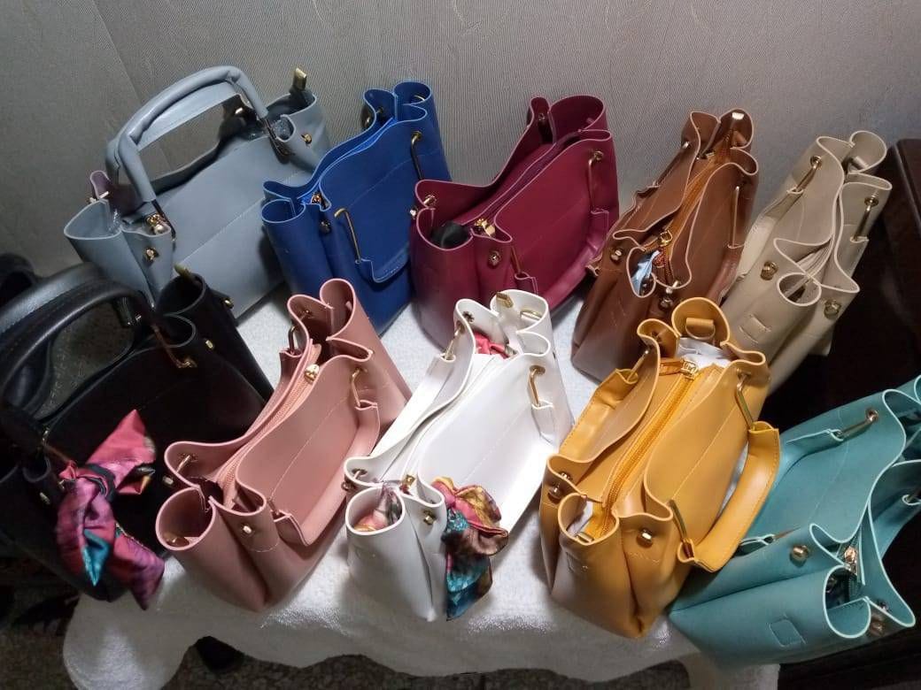 Stylish Women's 2-Piece Leather Bag Combo – Hand Bag & Pouch