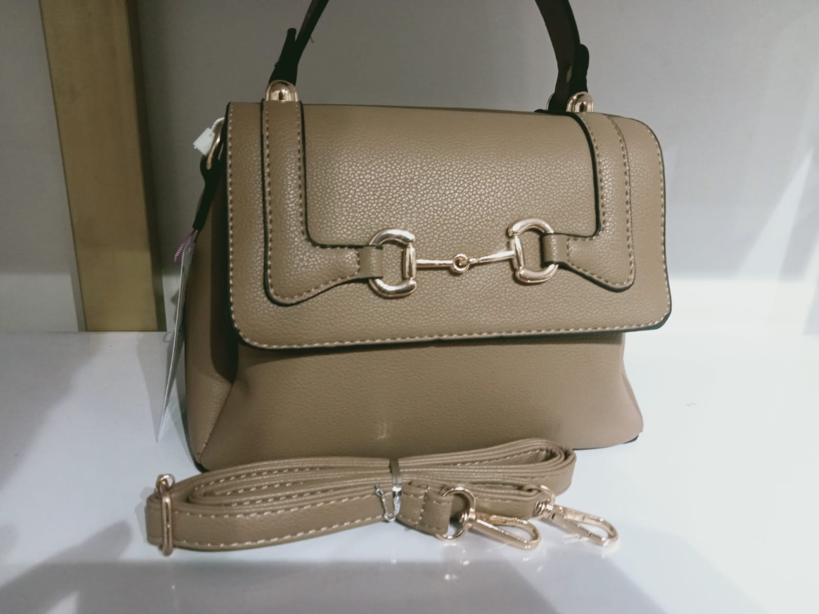 Luxura Elegant Handbag – Premium Faux Leather