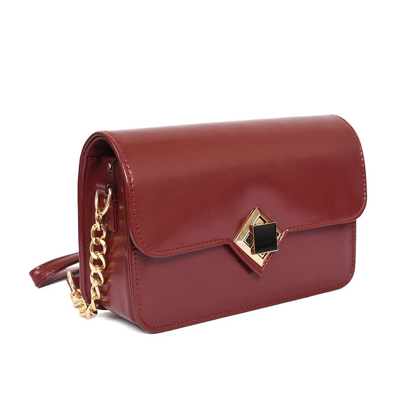 Chic Shoulder Purse with Gold Chain & Geometric Lock